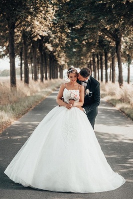 Luxus Hochzeitskleider mit Spitze | Prinzessin Brautkleider Online_1